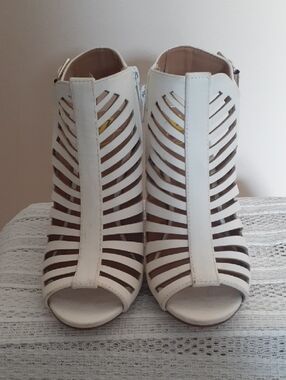Women's White Cutout Peep-Toe Sandals